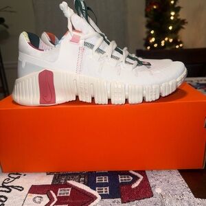 Nike Free Metcon 5 white/pink bloom-sail women’s sneakers new!!